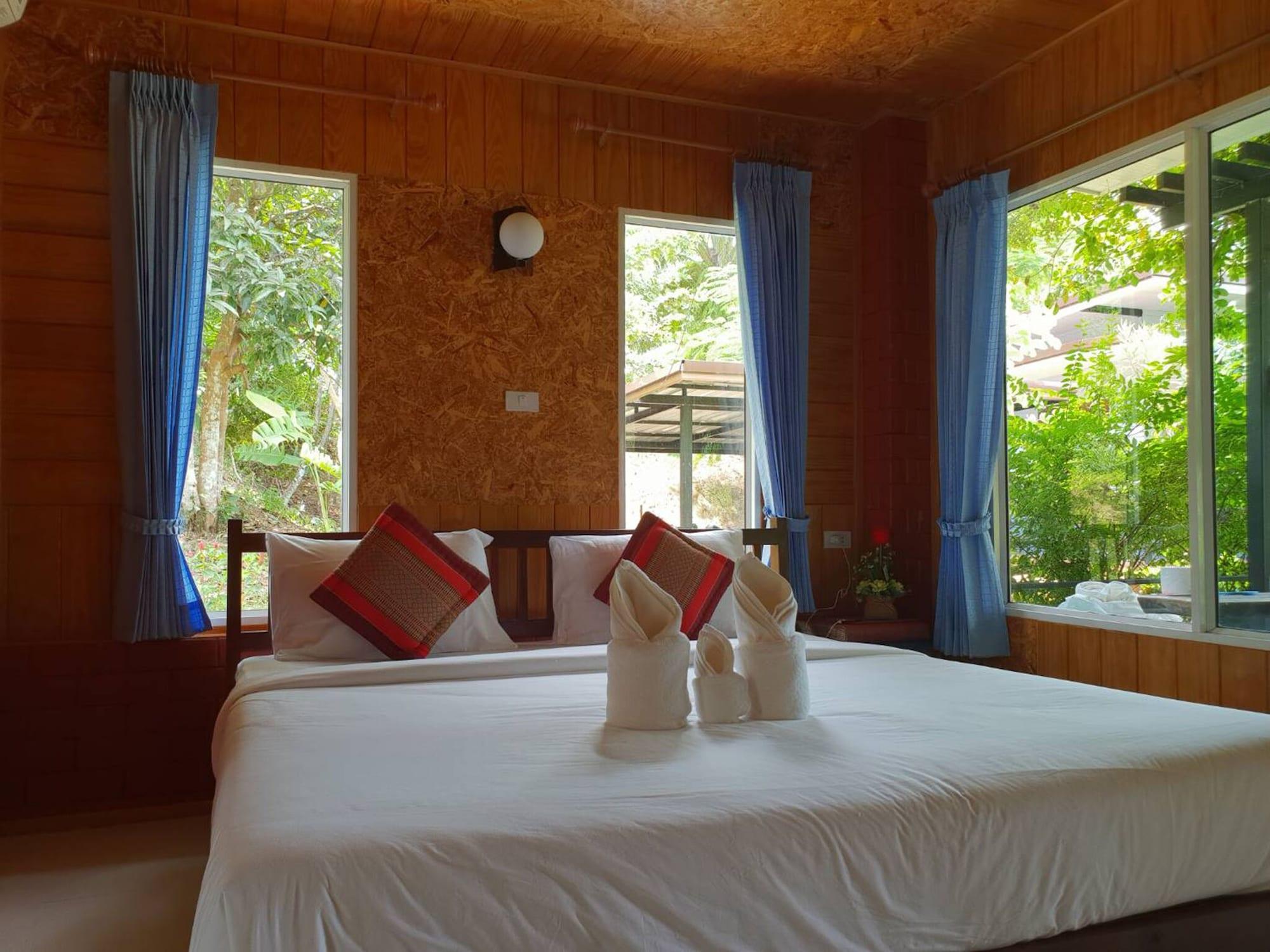 Baan Suan Hill Resort Ban Tha Khun Экстерьер фото