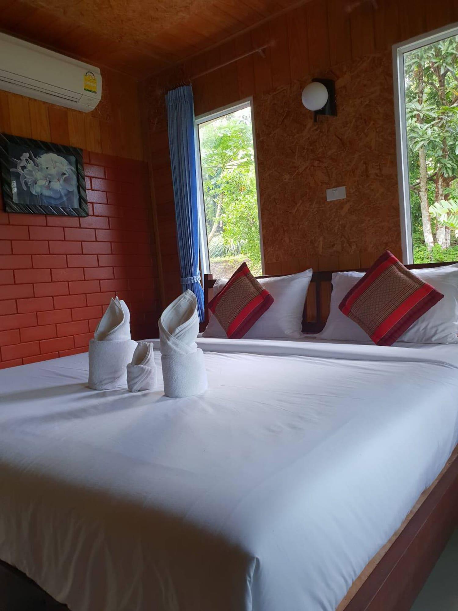 Baan Suan Hill Resort Ban Tha Khun Экстерьер фото