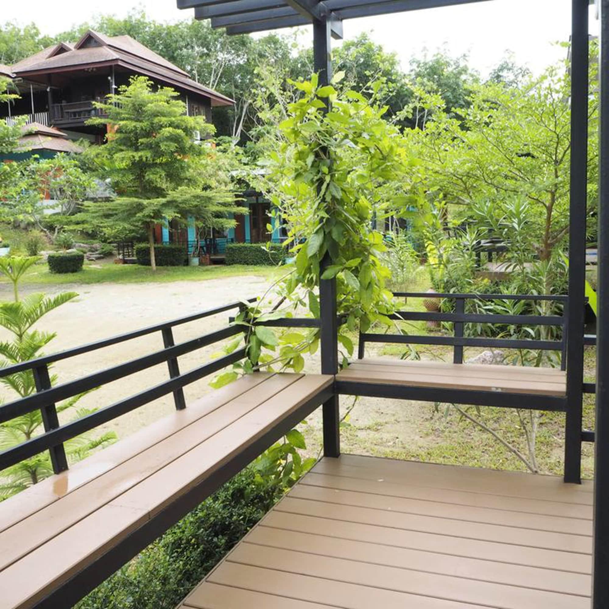 Baan Suan Hill Resort Ban Tha Khun Экстерьер фото