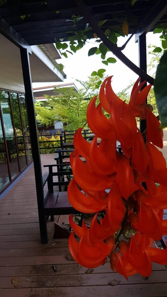 Baan Suan Hill Resort Ban Tha Khun Экстерьер фото